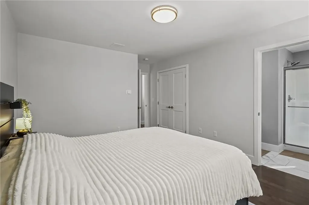 165 Graystone Street Warwick RI 02886