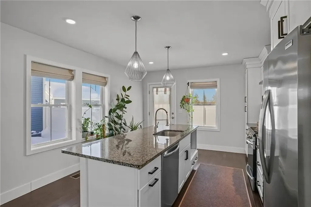 165 Graystone Street Warwick RI 02886