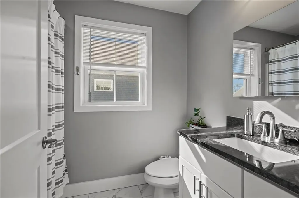 165 Graystone Street Warwick RI 02886