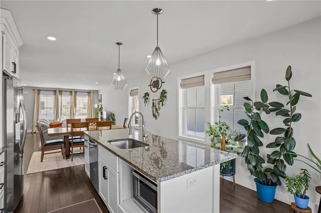 165 Graystone Street Warwick RI 02886