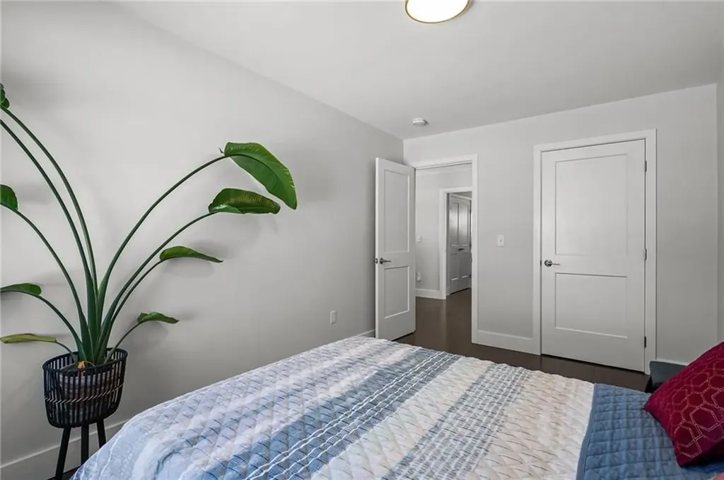 165 Graystone Street Warwick RI 02886