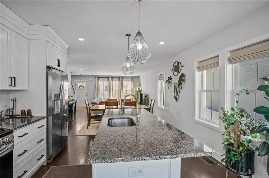 165 Graystone Street Warwick RI 02886