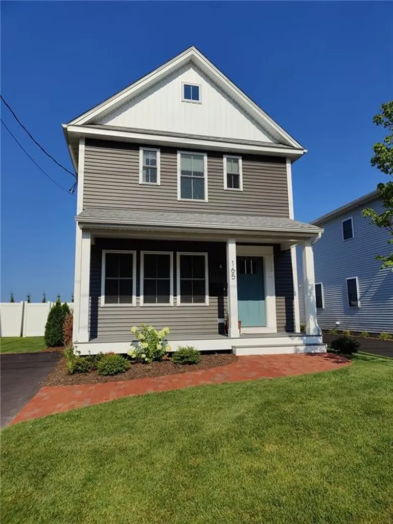 165 Graystone Street Warwick RI 02886