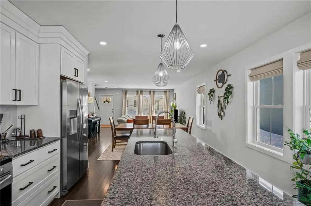 165 Graystone Street Warwick RI 02886