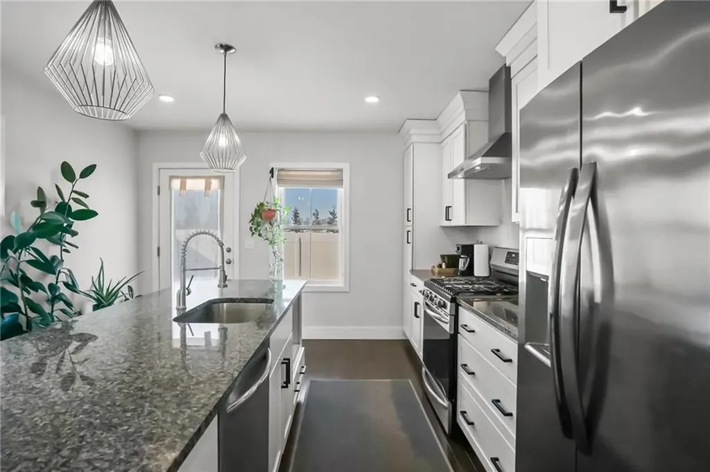 165 Graystone Street Warwick RI 02886