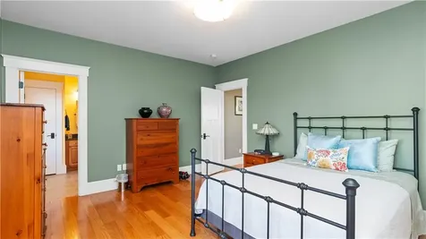 3 Doris Terrace Newport RI 02840