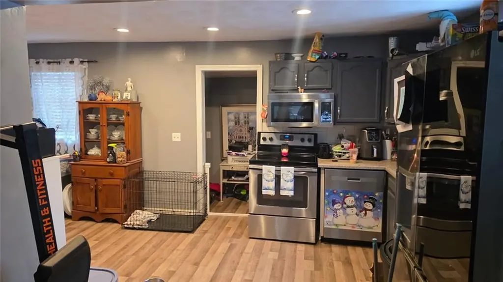 283 285 Palmer Avenue Warwick RI 02889
