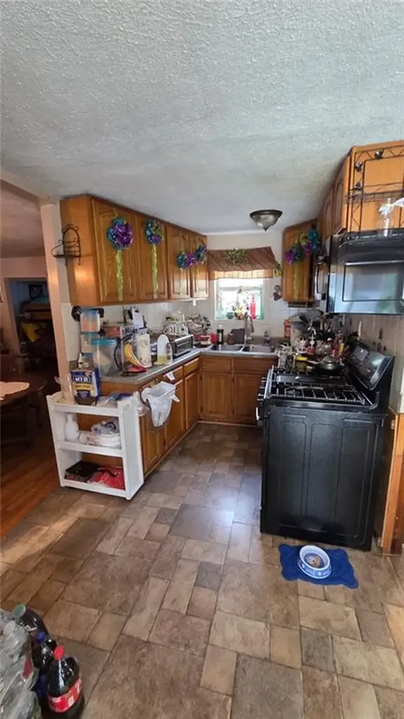 283 285 Palmer Avenue Warwick RI 02889