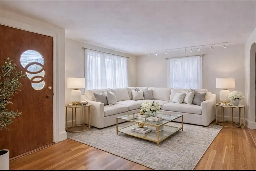 88 Pawtucket Avenue East Providence RI 02916