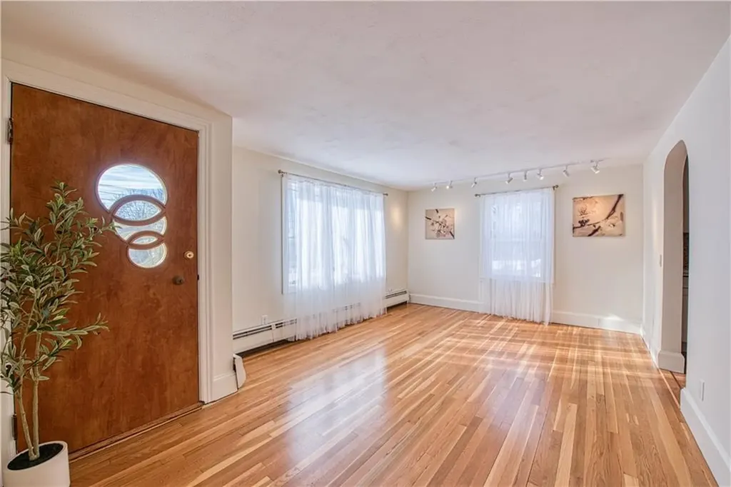 88 Pawtucket Avenue East Providence RI 02916