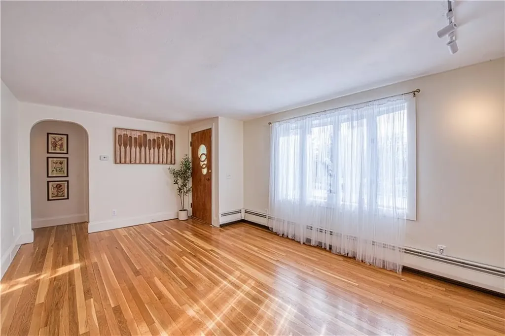 88 Pawtucket Avenue East Providence RI 02916