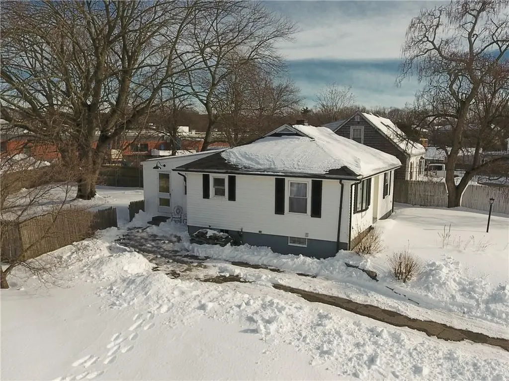 88 Pawtucket Avenue East Providence RI 02916