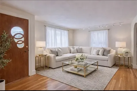 88 Pawtucket Avenue East Providence RI 02916