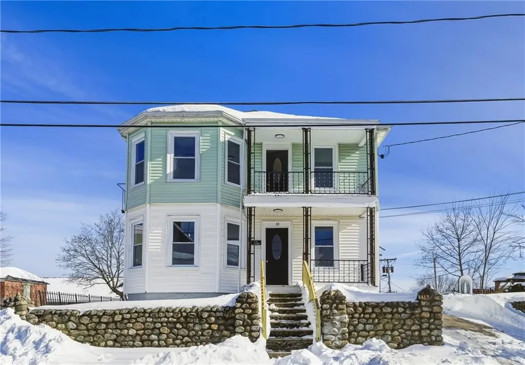 34 Heroux Avenue Woonsocket RI 02895