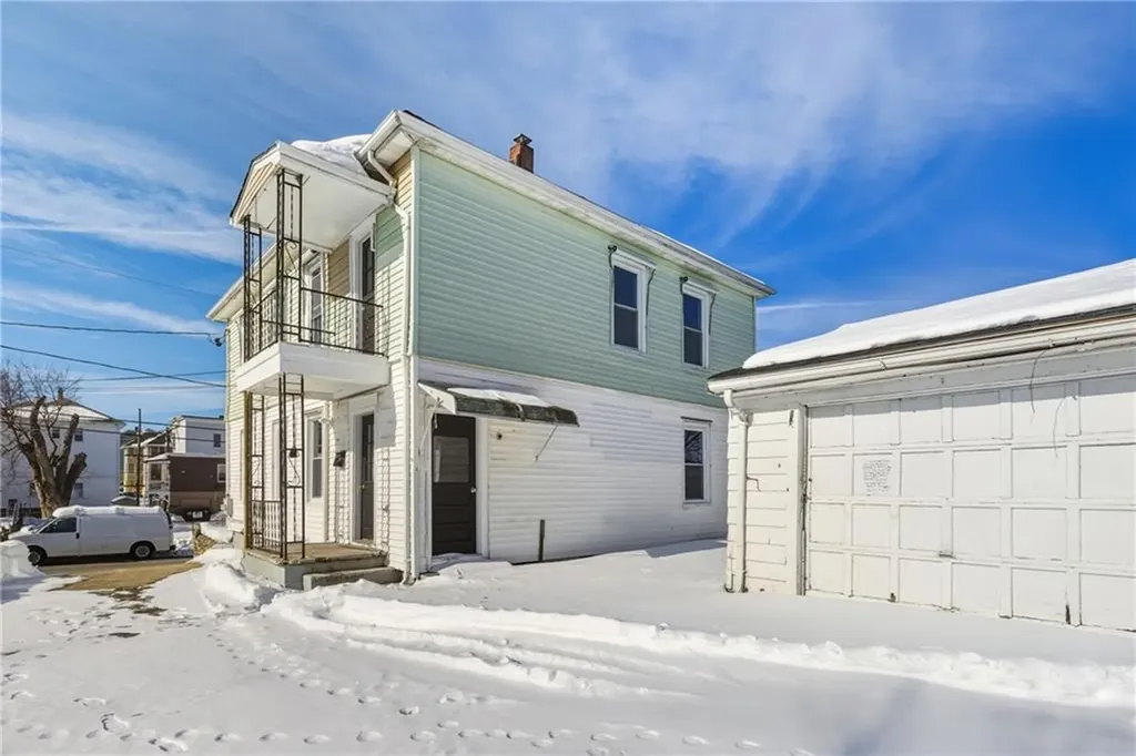34 Heroux Avenue Woonsocket RI 02895