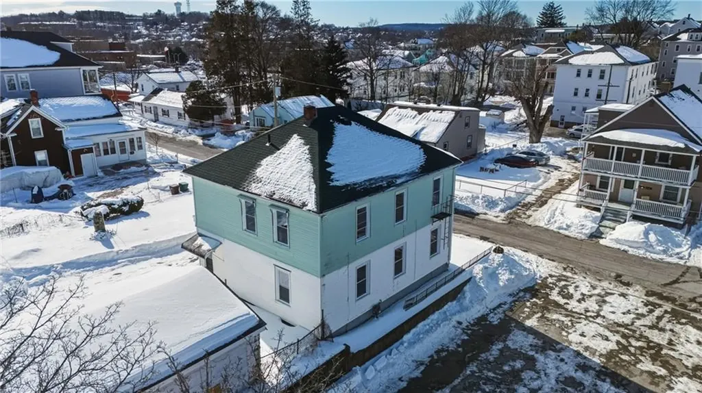 34 Heroux Avenue Woonsocket RI 02895