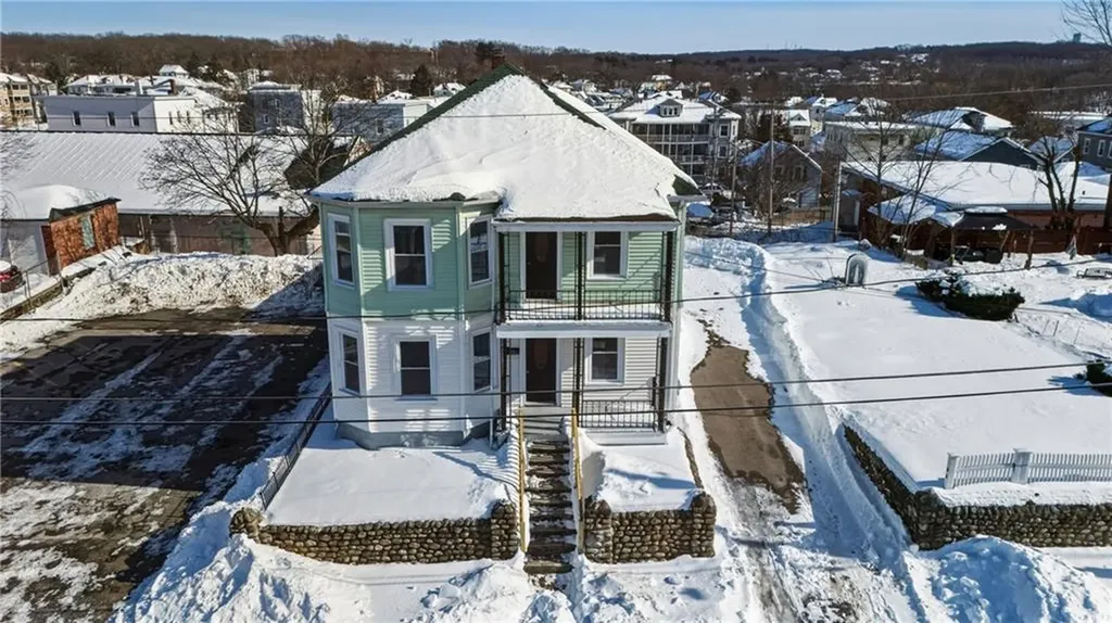 34 Heroux Avenue Woonsocket RI 02895