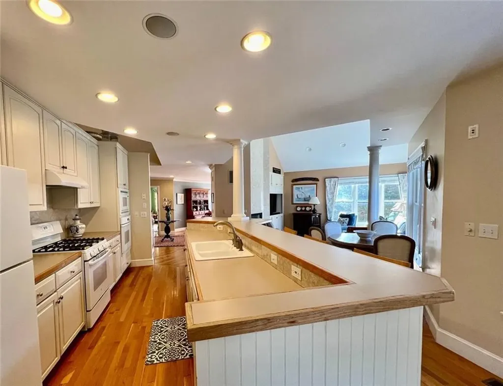 611 Wolcott Avenue Middletown RI 02842