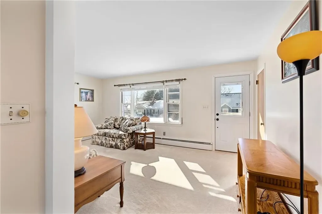 106 Wannamoisett Road East Providence RI 02914