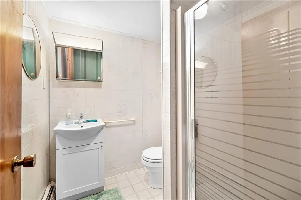 106 Wannamoisett Road East Providence RI 02914