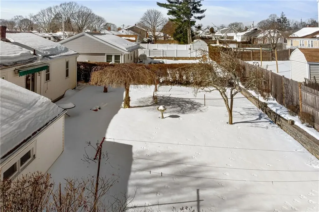 106 Wannamoisett Road East Providence RI 02914