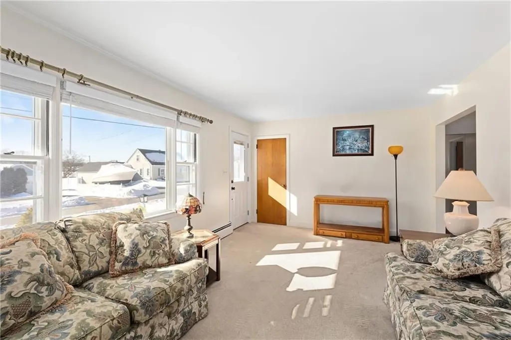 106 Wannamoisett Road East Providence RI 02914