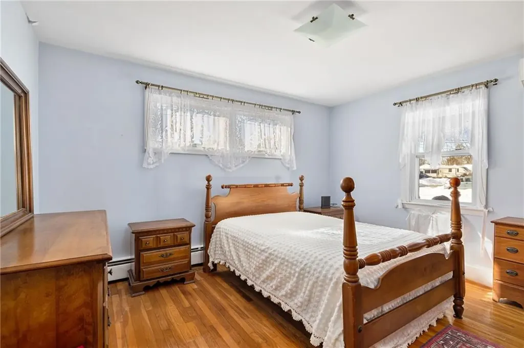 106 Wannamoisett Road East Providence RI 02914