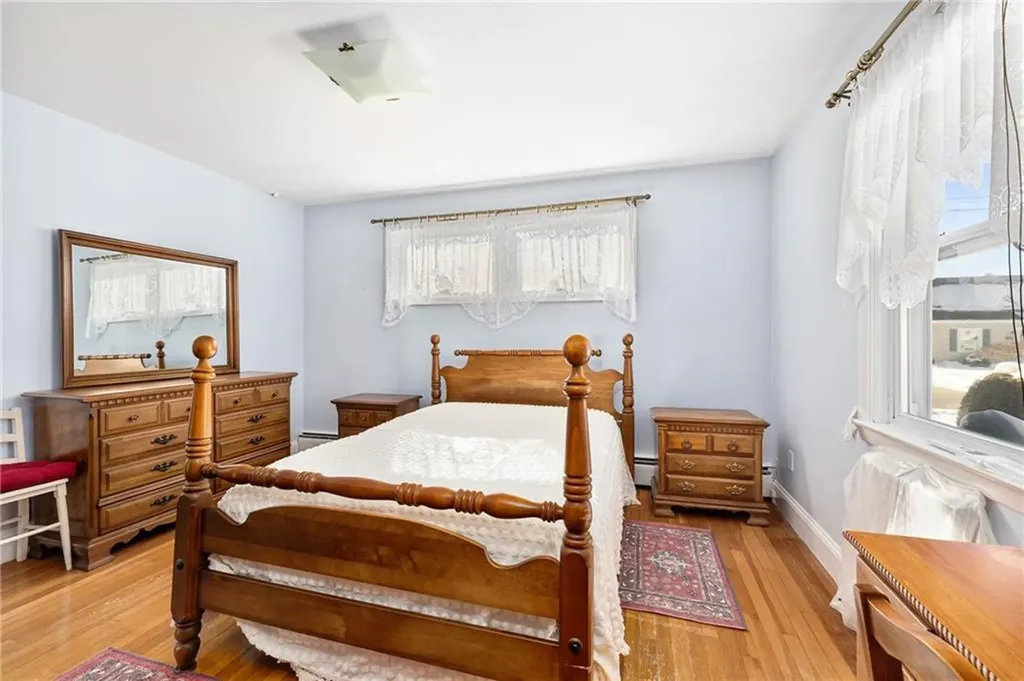 106 Wannamoisett Road East Providence RI 02914