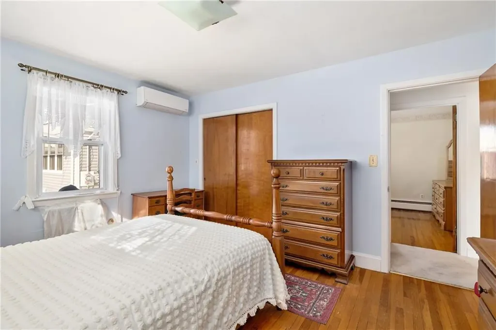 106 Wannamoisett Road East Providence RI 02914