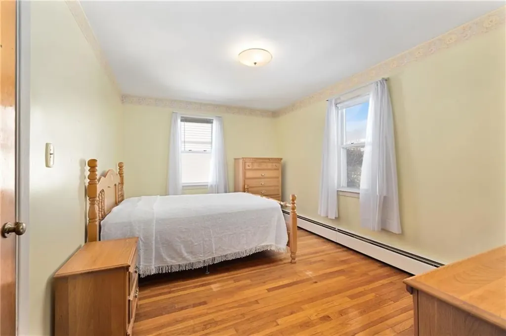 106 Wannamoisett Road East Providence RI 02914