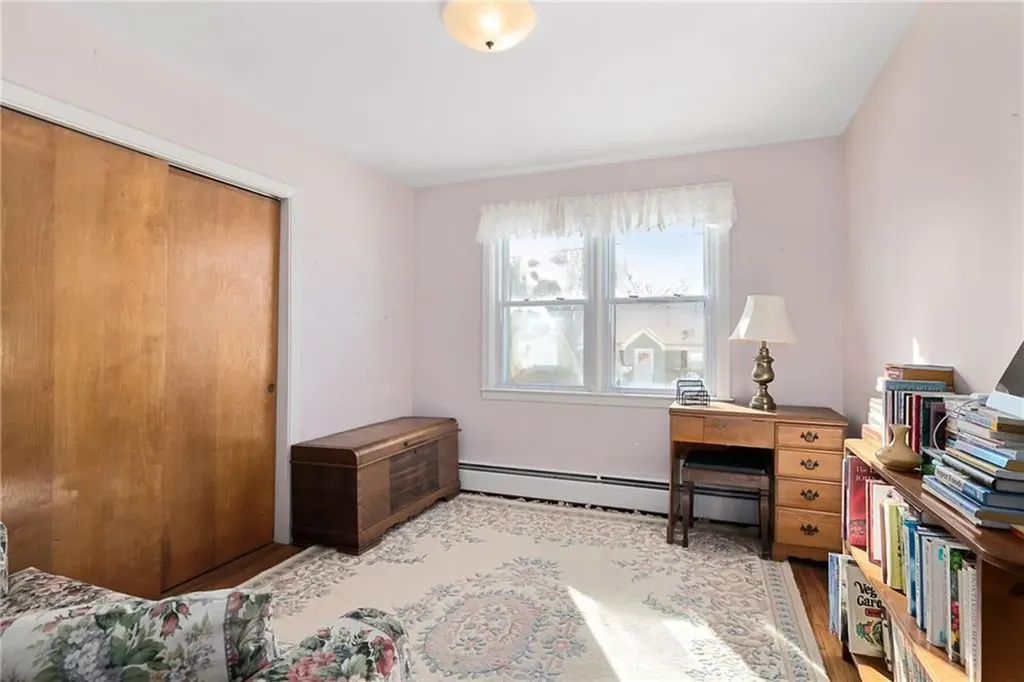 106 Wannamoisett Road East Providence RI 02914