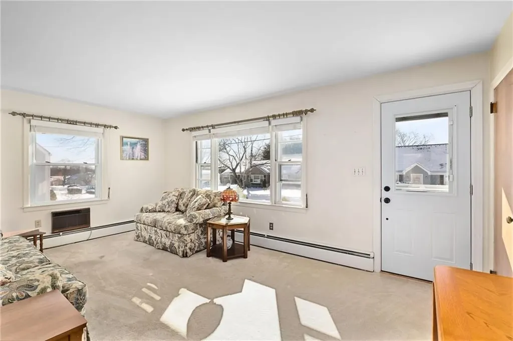 106 Wannamoisett Road East Providence RI 02914