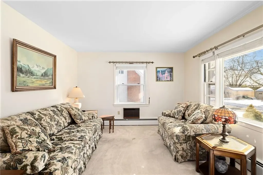 106 Wannamoisett Road East Providence RI 02914