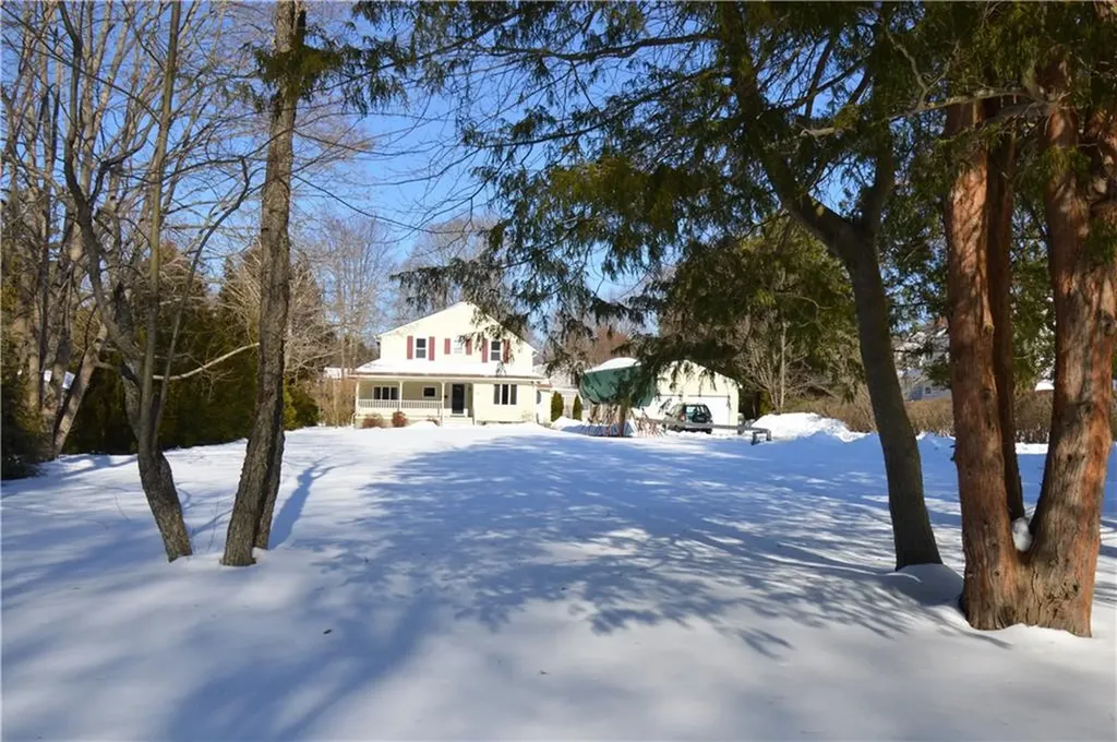 29 Forest Road Bristol RI 02809