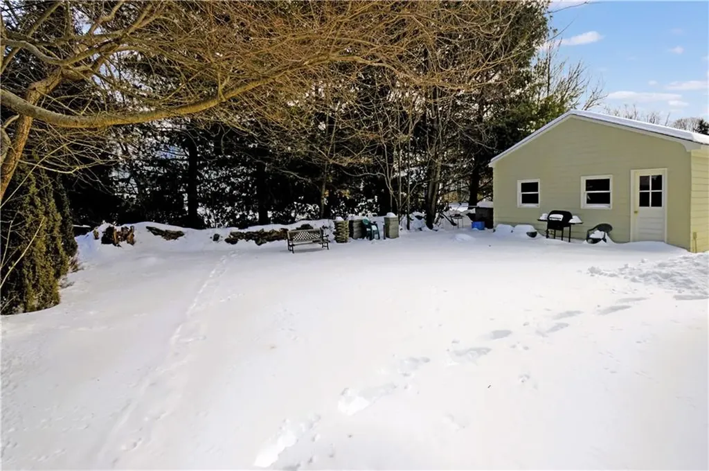 29 Forest Road Bristol RI 02809