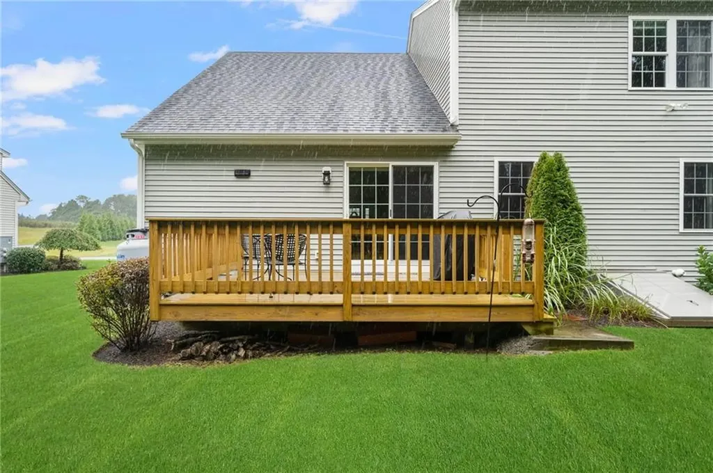 109 Fox Hollow Road North Kingstown RI 02852