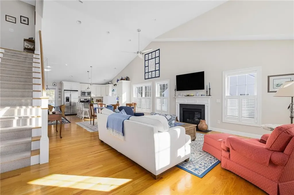 109 Fox Hollow Road North Kingstown RI 02852