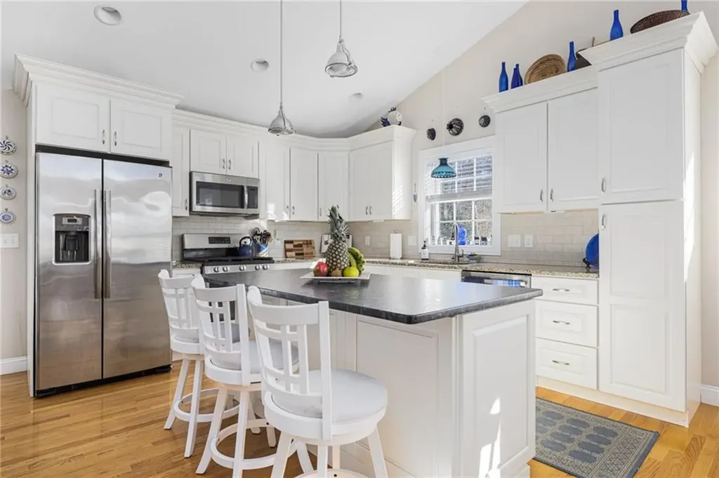 109 Fox Hollow Road North Kingstown RI 02852