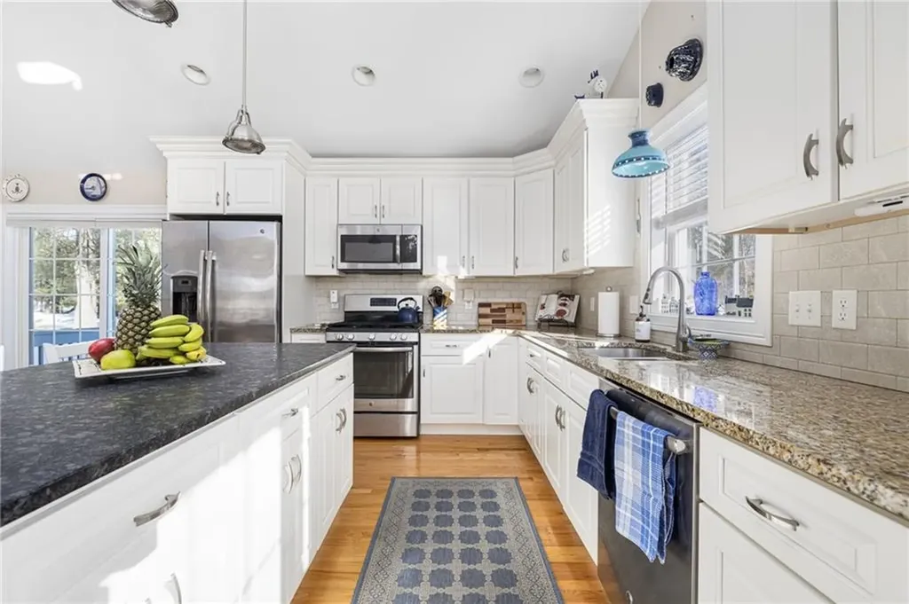 109 Fox Hollow Road North Kingstown RI 02852