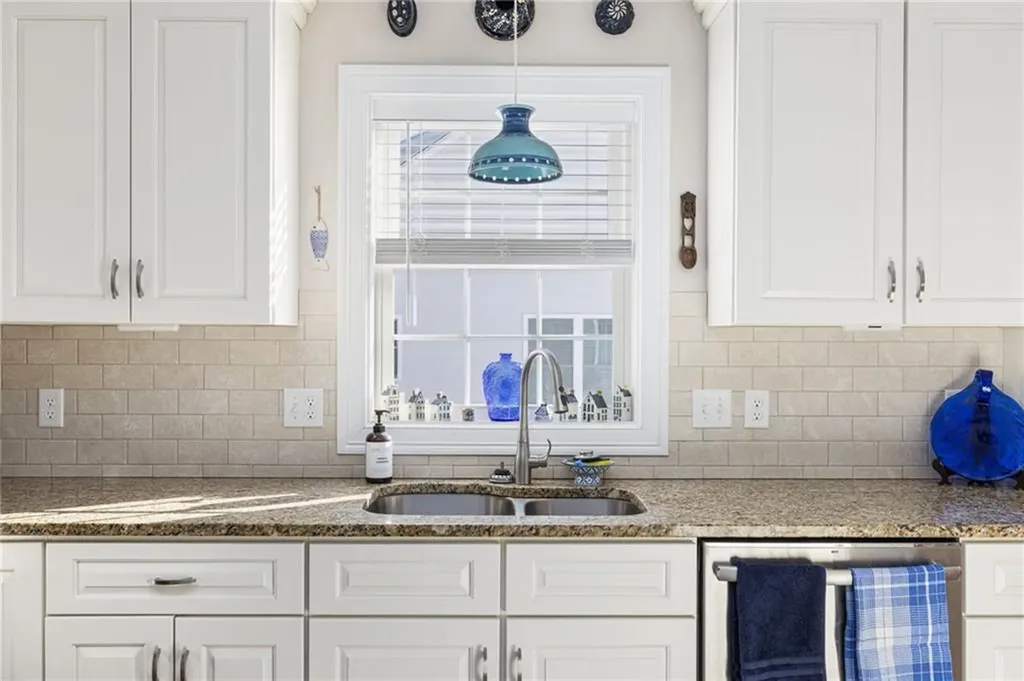 109 Fox Hollow Road North Kingstown RI 02852