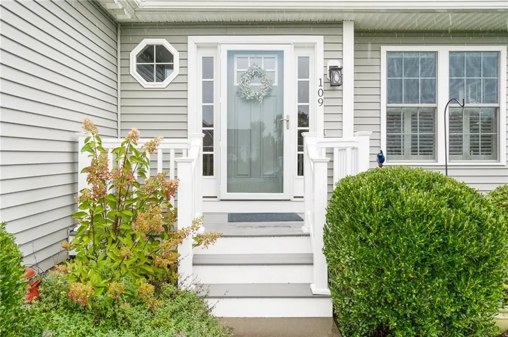 109 Fox Hollow Road North Kingstown RI 02852