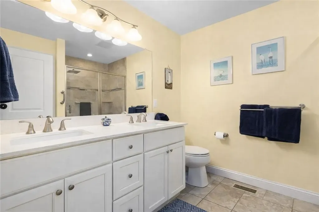 109 Fox Hollow Road North Kingstown RI 02852