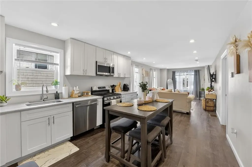 102 Ellery Street Providence RI 02909