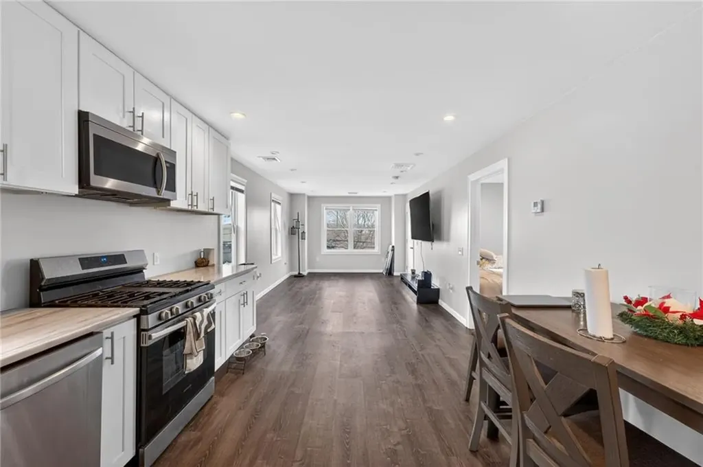102 Ellery Street Providence RI 02909