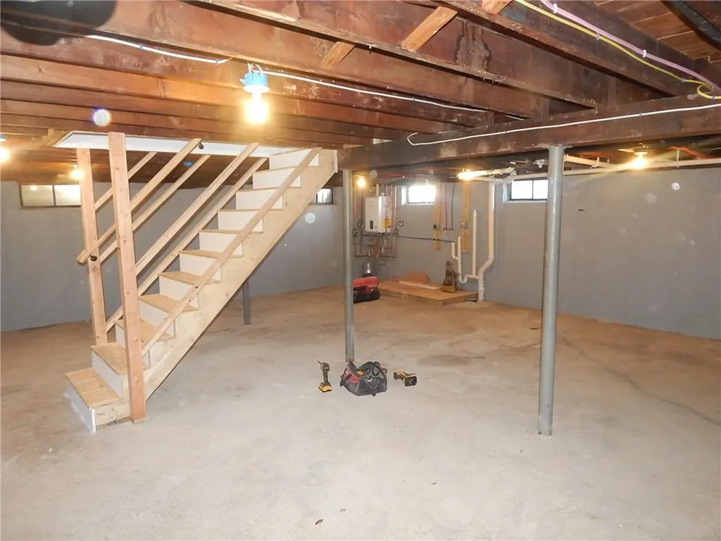 84 Farrell Street Pawtucket RI 02861