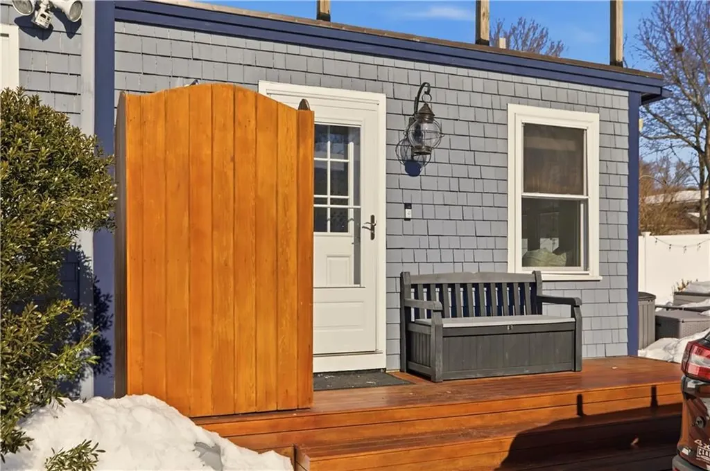 181 Center Avenue Middletown RI 02842