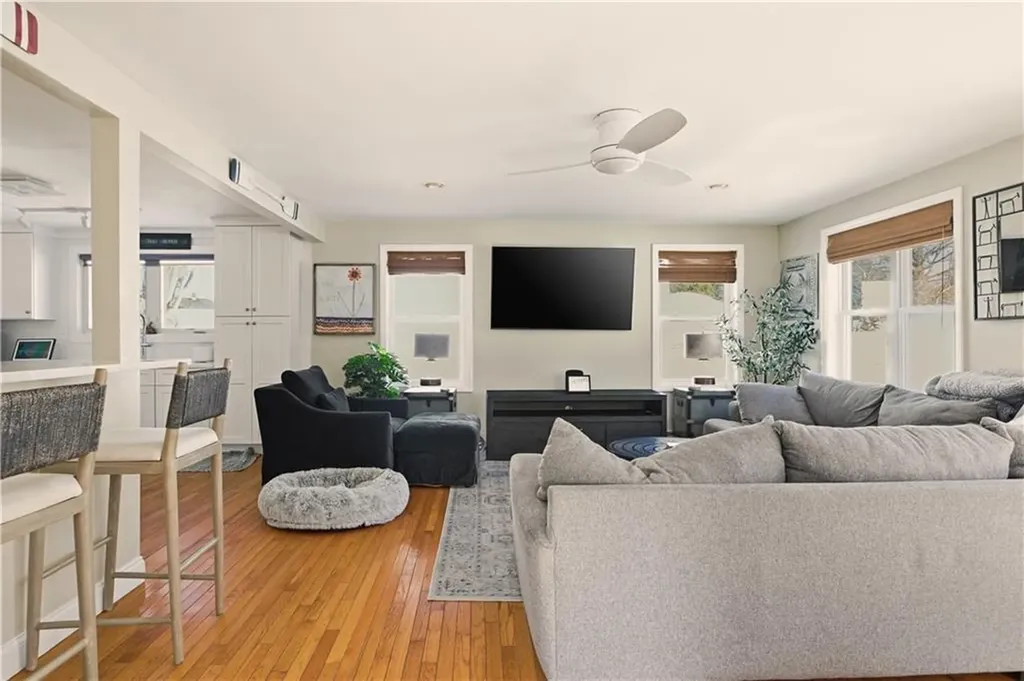 181 Center Avenue Middletown RI 02842