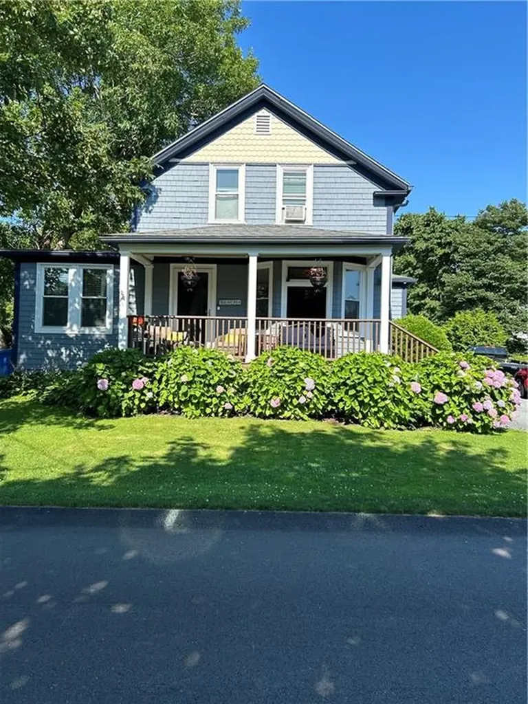 181 Center Avenue Middletown RI 02842
