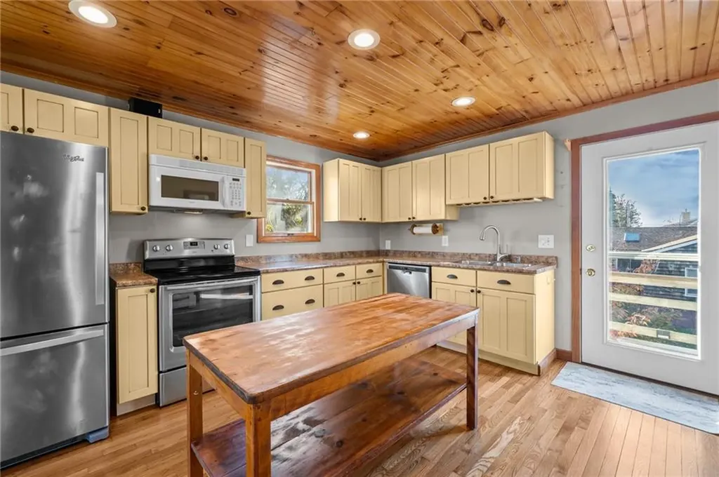 104 Howland Avenue Jamestown RI 02835