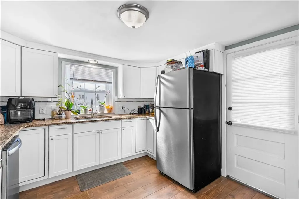 80 Twin Oak Drive Warwick RI 02889